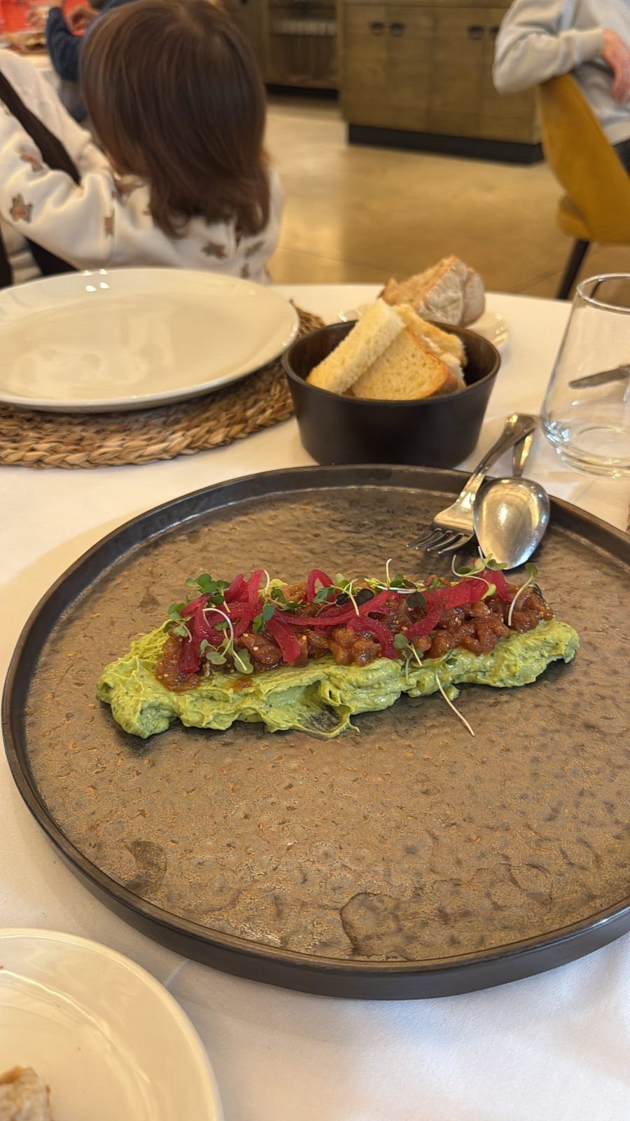 Bluefin tuna tartare with guacamole, served with toasted bread